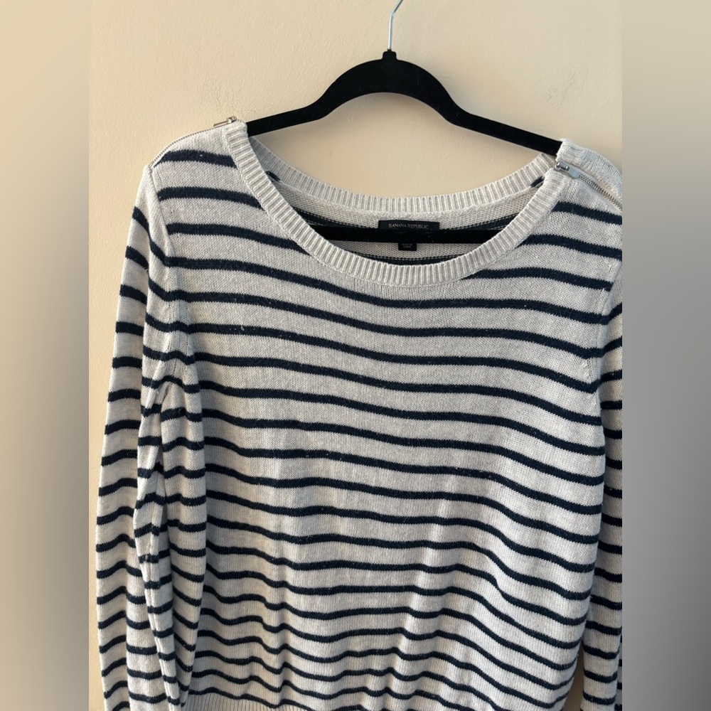 Banana Republic Navy and White Striped Knit sweater size XL